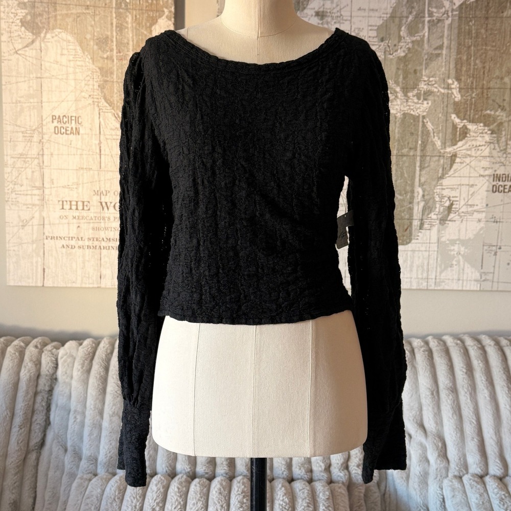 Free People Black Textured Bubble Sleeve Cutout Back Long Sleeve Top‎ Size XL